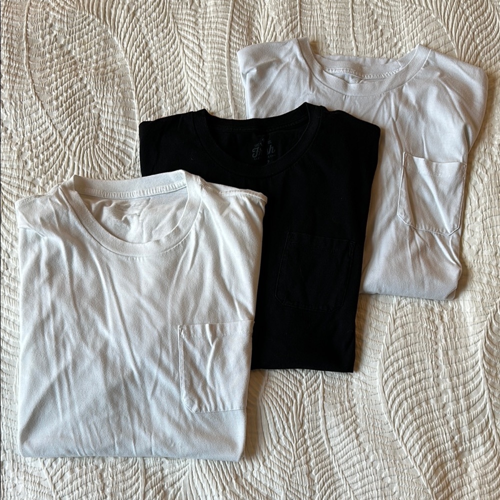 Classic White and Black Men's Short Sleeve Tees